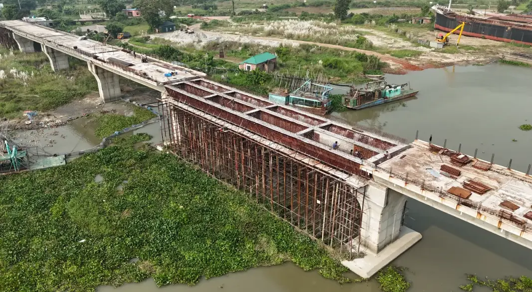 নির্মাণাধীন মোল্লাবাজার সেতু। ছবি : সংগৃহীত
