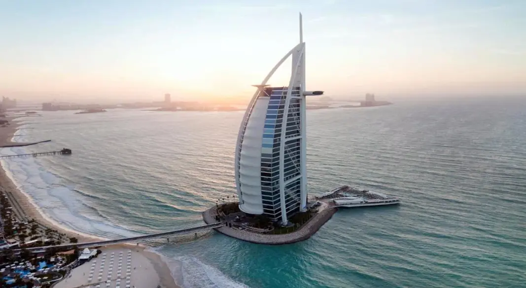 দুবাইয়ের হোটেল বুর্জ আল আরব। ছবি : সংগৃহীত