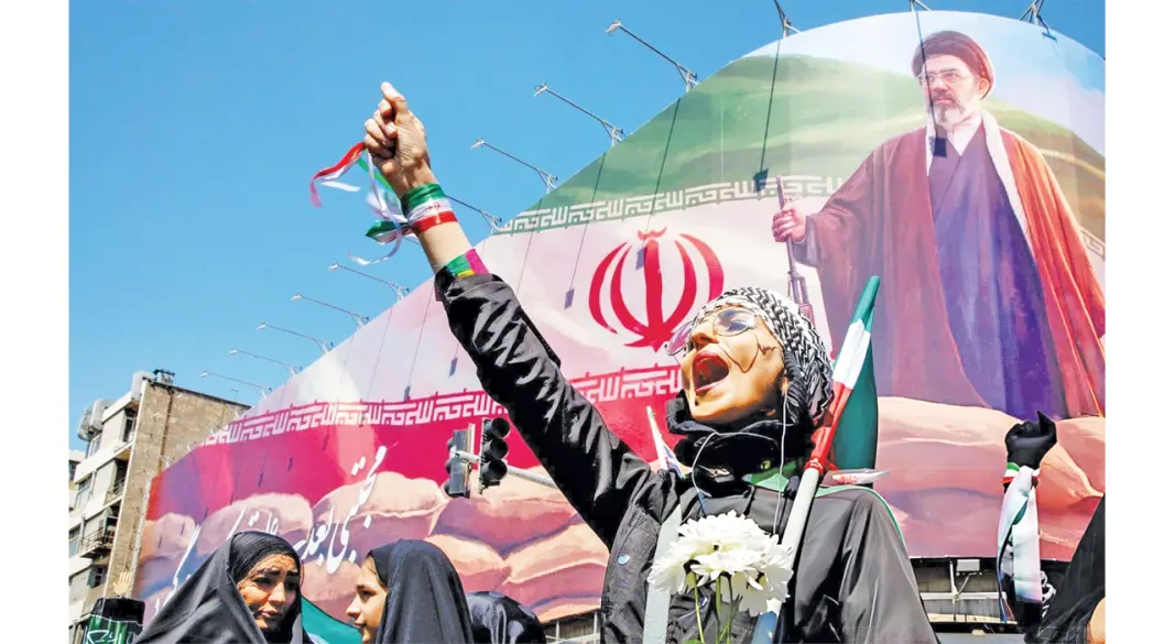 ইরানের রাজপথে নাগরিকরা। ছবি: সংগৃহীত