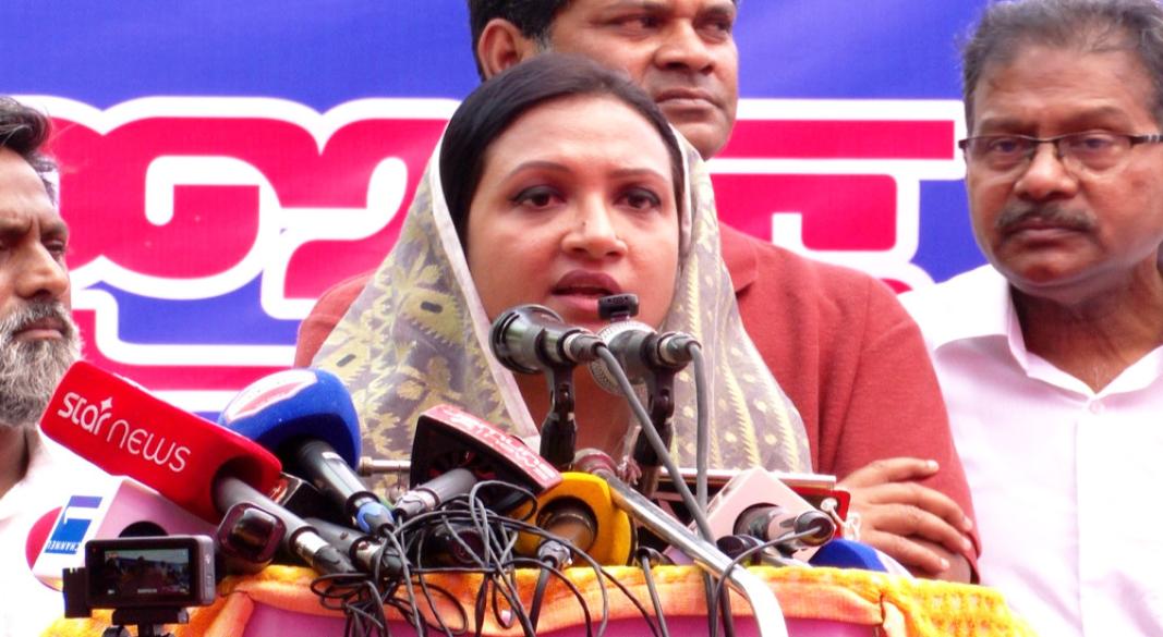 পাবনার হেমায়েতপুরের মন্ডলপাড়ার পদ্মকোল খনন উদ্বোধনী অনুষ্ঠানে বক্তব্য দেন ফারজানা শারমিন পুতুল।