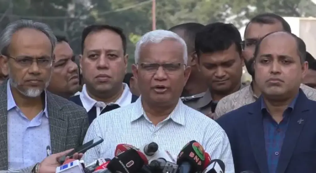 খালেদা জিয়ার সর্বশেষ শারীরিক অবস্থা নিয়ে ব্রিফিং করেন ডা. এ জেড এম জাহিদ হোসেন। ছবি : সংগৃহীত