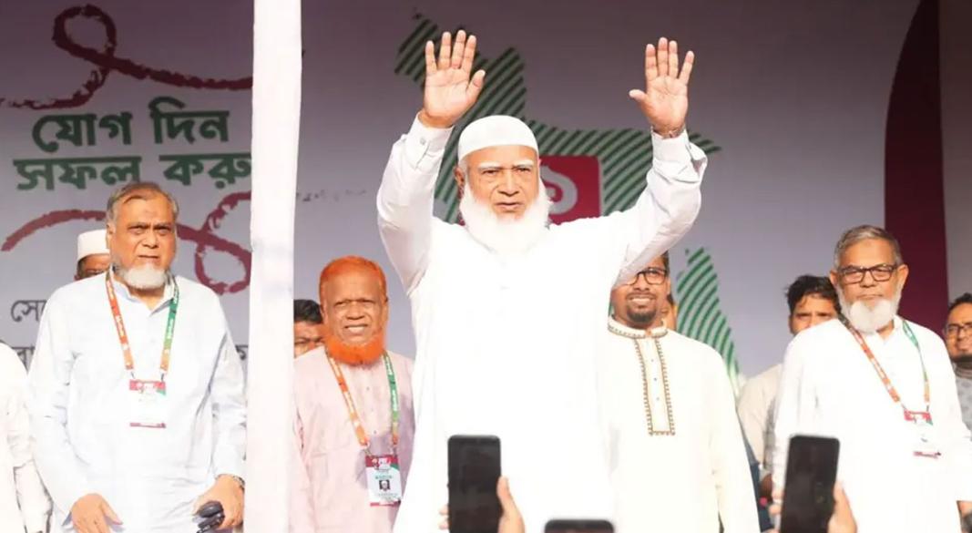 রংপুর অভিমুখী ১১ দলীয় ঐক্যের লং মার্চের উদ্বোধনী সমাবেশে জামায়াত আমির ডা. শফিকুর রহমান এমপি। ছবি: সংগৃহীত