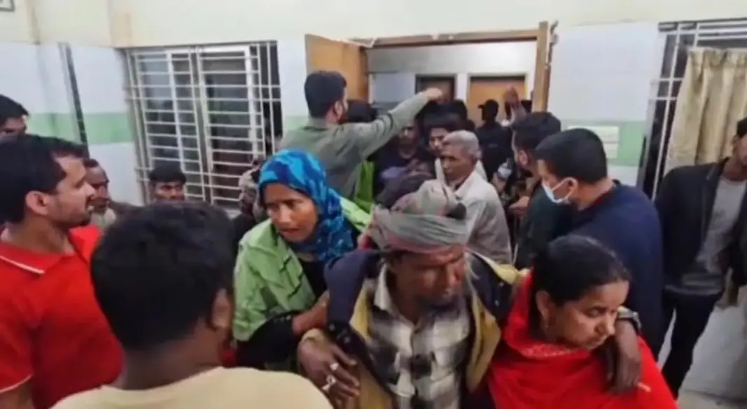 সংঘর্ষে আহতদের বিভিন্ন হাসপাতালে ভর্তি করা হয়েছে। ছবি - সংগৃহীত