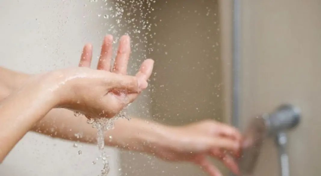 পূর্ব এশিয়ার অনেক দেশে দিনের শেষে গোসল করাকেই বেশি গুরুত্ব দেওয়া হয় | ছবি : সংগৃহীত