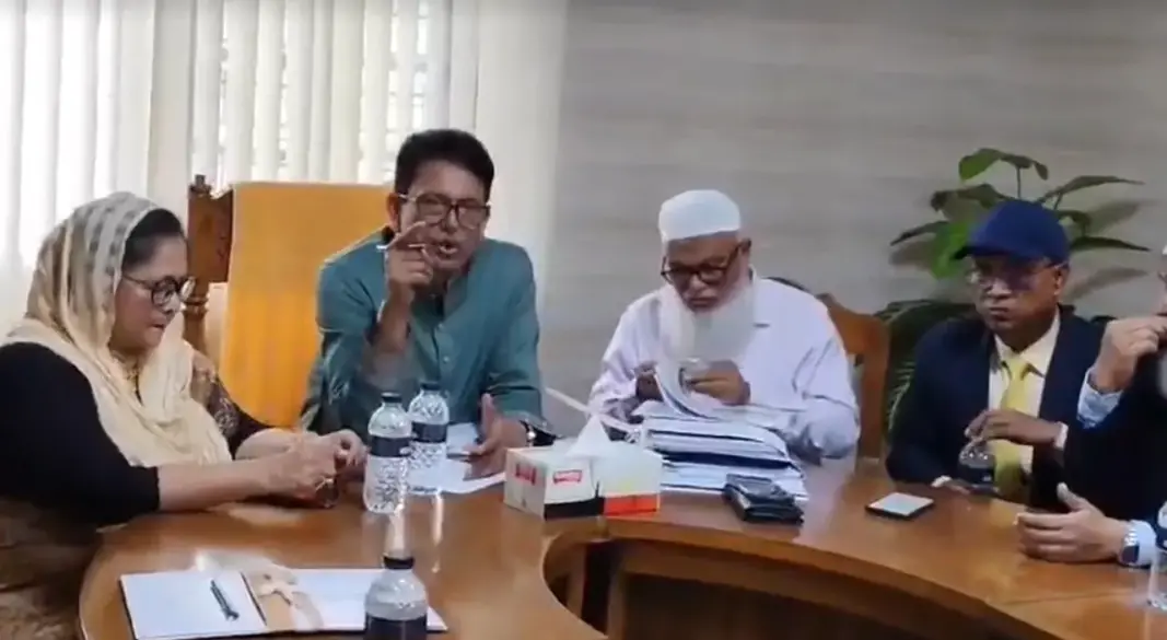 কুমিল্লা শিক্ষা বোর্ড সম্মেলন কক্ষে শিক্ষামন্ত্রী। ছবি: সংগৃহীত