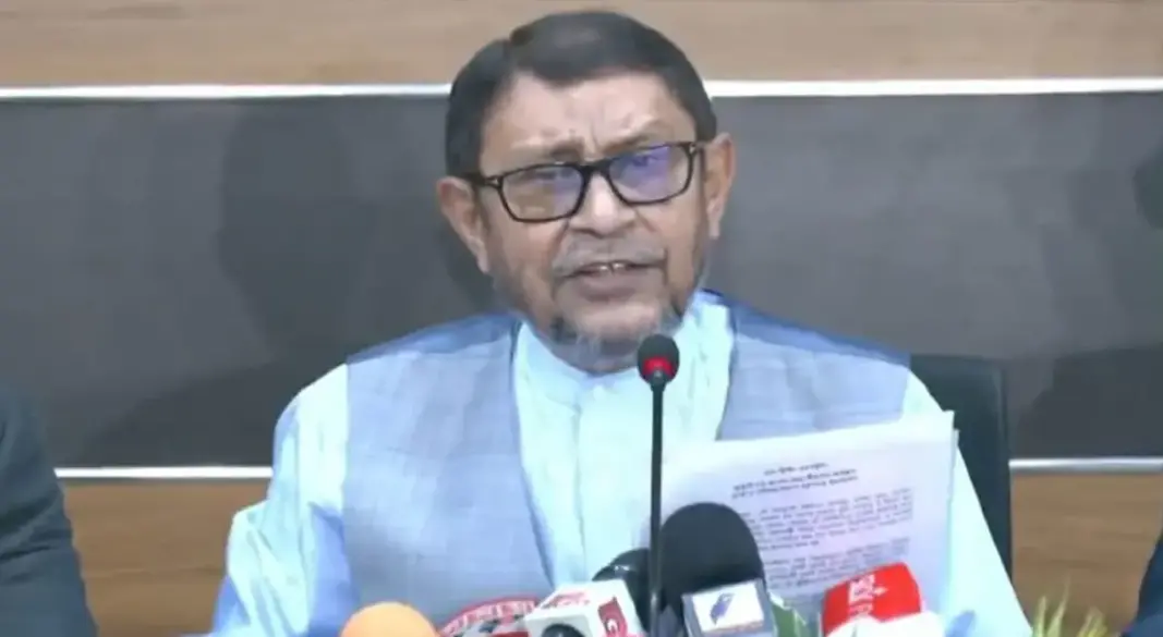 মন্ত্রণালয়ের সম্মেলন কক্ষে প্রেস ব্রিফিংয়ে কথা বলেন স্বাস্থ্য ও পরিবার কল্যাণমন্ত্রী সরদার মো. সাখাওয়াত হোসেন। ছবি : সংগৃহীত