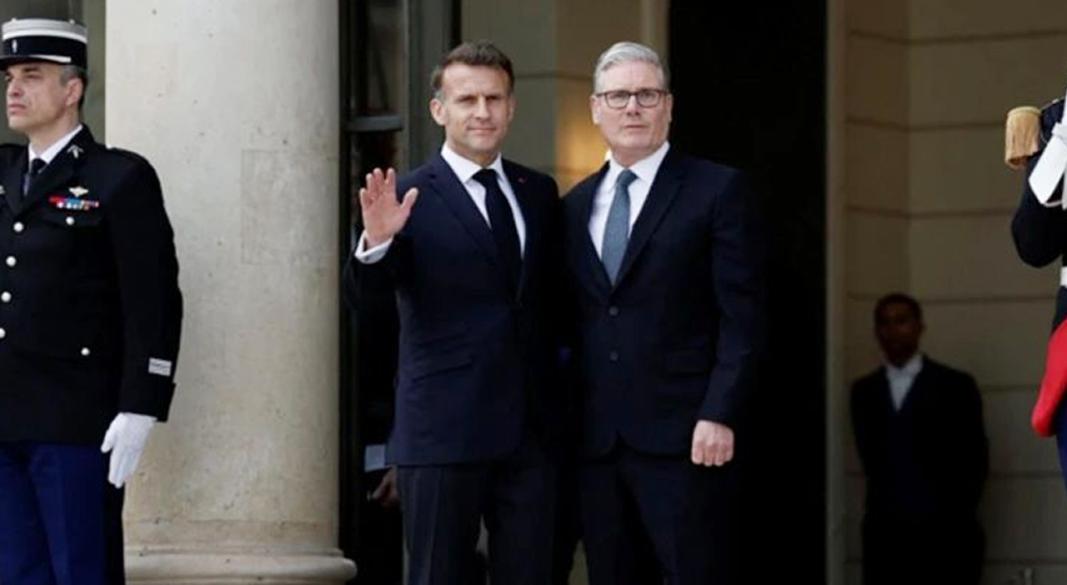 ফ্রান্সের প্রেসিডেন্ট ইমানুয়েল মাখোঁর সঙ্গে বৈঠকের আগে যুক্তরাজ্যের প্রধানমন্ত্রী কিয়ার স্টারমার | ছবি : সংগৃহীত