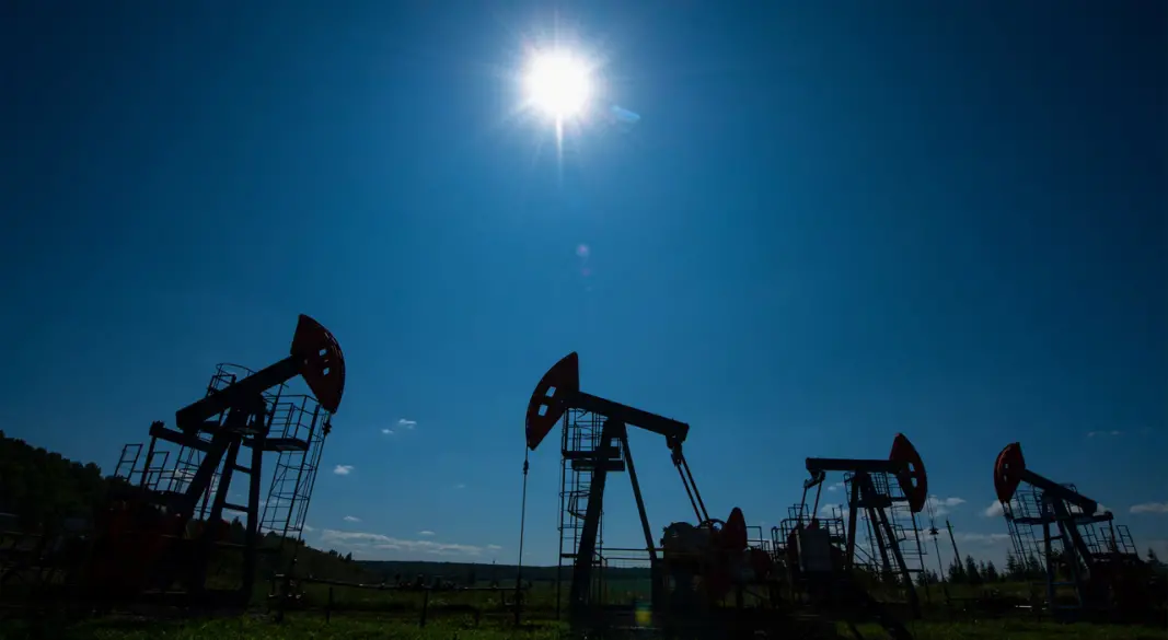 রাশিয়ার একটি তেল শোধনাগার। ছবি : রয়টার্স