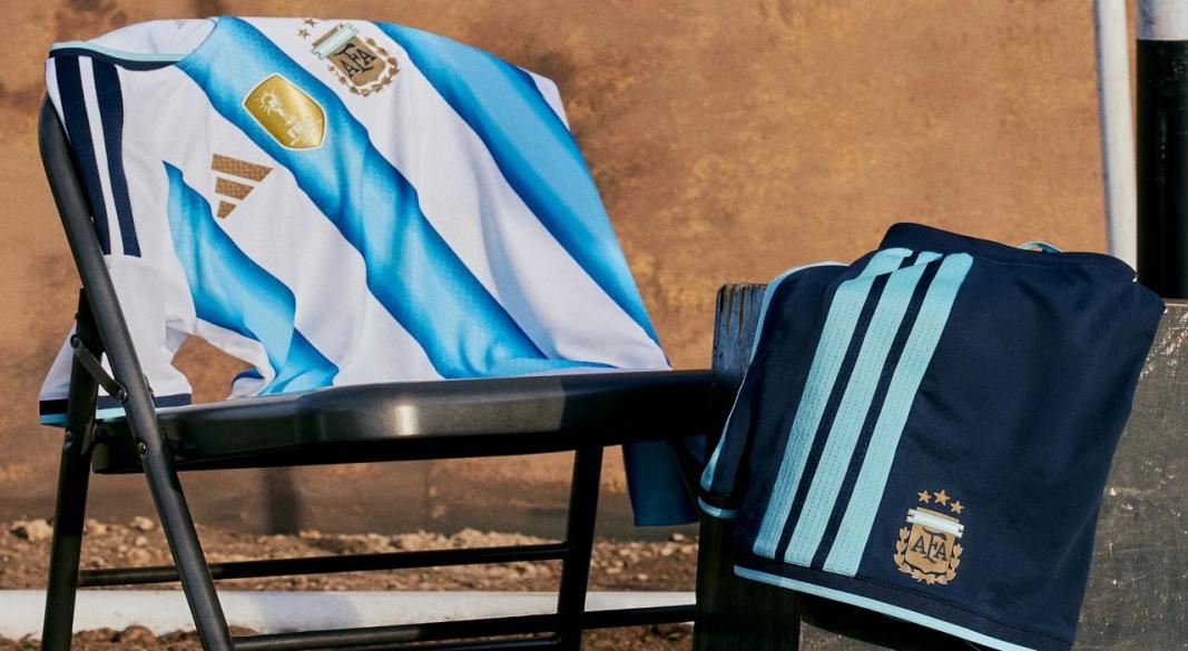 আর্জেন্টিনার জার্সিতে রয়েছে তিন তারকার উপস্থিতি। ছবি: সংগৃহীত