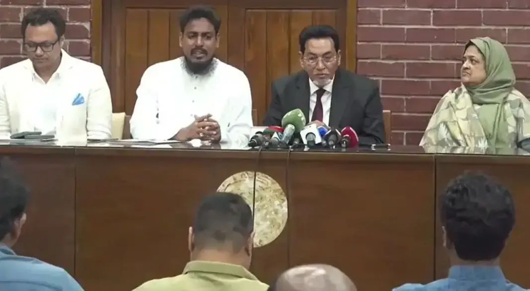 সংবাদ সম্মেলনে বক্তব্য রাখছেন চিফ হুইফ নূরুল ইসলাম। ছবি: সংগৃহীত