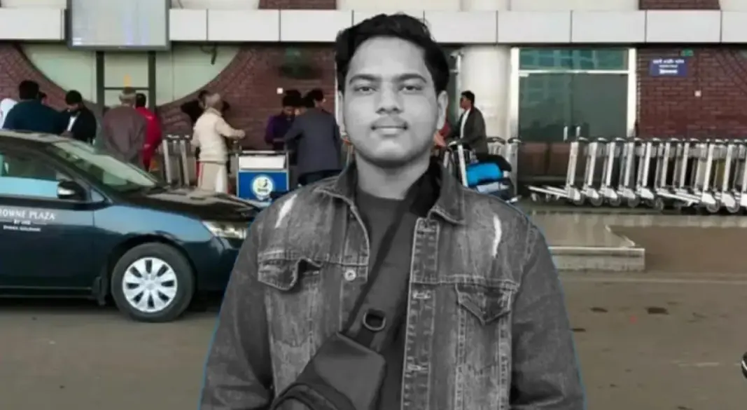 ঢাকার বিমানবন্দর ত্যাগ করার সময় নিহত মোহাম্মদ ফাহাদ।