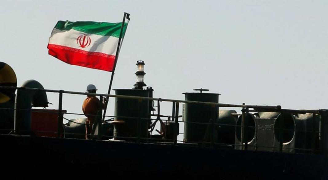 জব্দকৃত ইরানের পতাকাবাহী জাহাজ। ছবি: সংগৃহীত