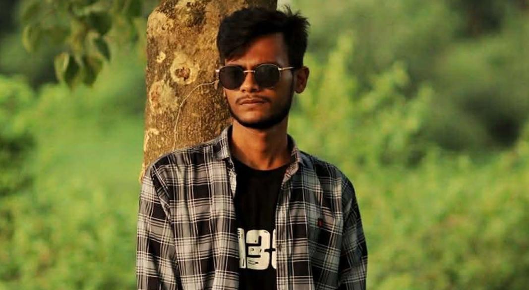 জাবি শিক্ষার্থী কনিস্ক মাঝি | ছবি : সংগৃহীত