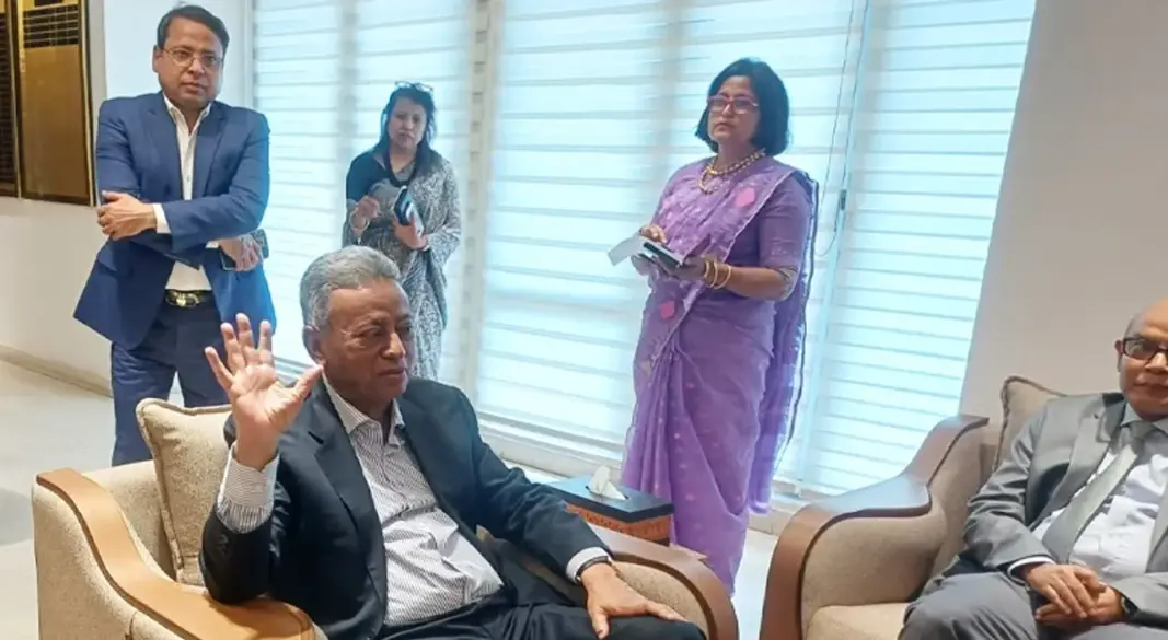 অর্থমন্ত্রী আমীর খসরু। ছবি : সংগৃহীত