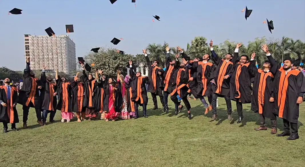 ড্যাফোডিল ইন্টারন্যাশনাল ইউনিভার্সিটির ১৩তম সমাবর্তন অনুষ্ঠিত।