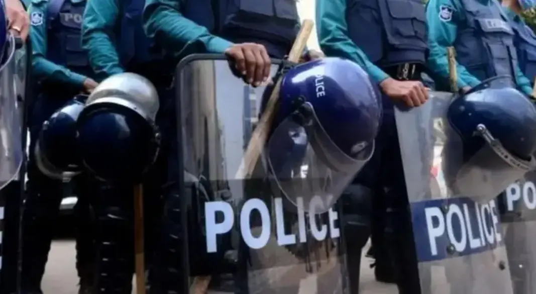 বাংলাদেশ পুলিশ। পুরোনো ছবি