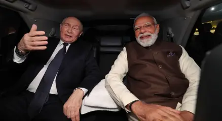 রাশিয়ার প্রেসিডেন্ট ভ্লাদিমির পুতিন ও ভারতের প্রধানমন্ত্রী নরেন্দ্র মোদি। ছবি : সংগৃহীত