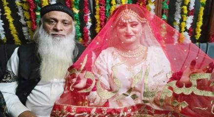 বয়সের মধ্যে অনেক ব্যবধান থাকা সত্ত্বেও ৭০ বছর বয়সি বৃদ্ধ হাকিম বাবরের প্রেমে পড়েন ২২ বছরের তরুণী। ছবি: সংগৃহীত