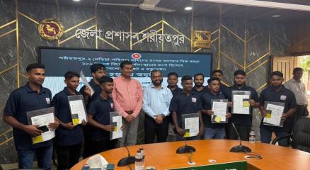 বিনা খরচে দুবাই যাচ্ছেন শরীয়তপুরের ১১ ওয়ার্কার, অপেক্ষায় ১৫৯ জন
